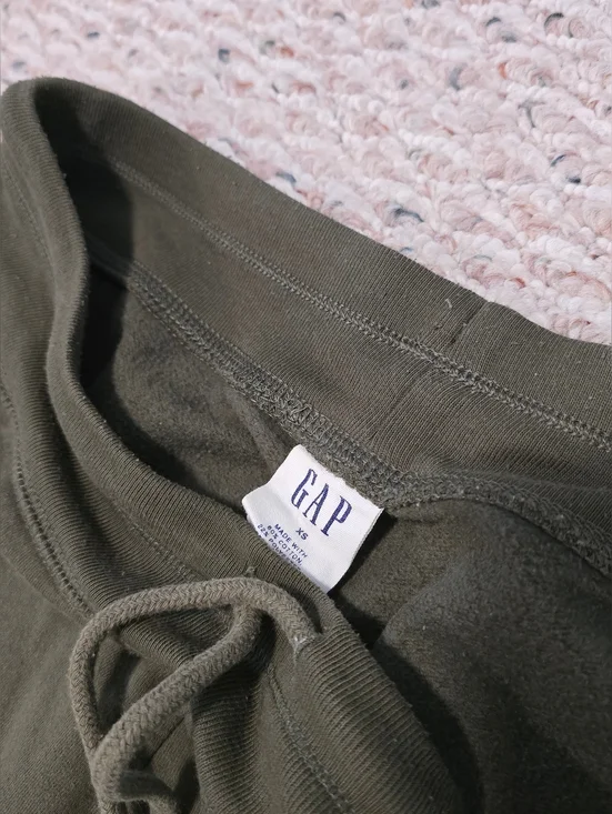 2 pack Gap Sweatpants Bundle - Picture 4 of 5